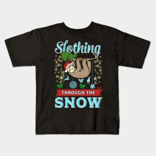 Cute Slothing Through the Snow Christmas Sloth Kids T-Shirt